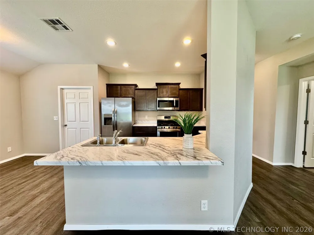 1814 S 14th Street Broken Arrow, OK 74012