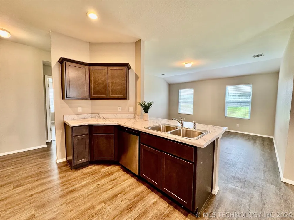 1814 S 14th Street Broken Arrow, OK 74012