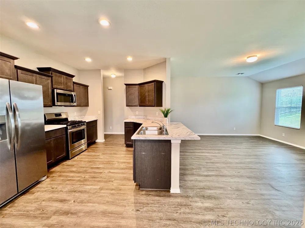 1814 S 14th Street Broken Arrow, OK 74012