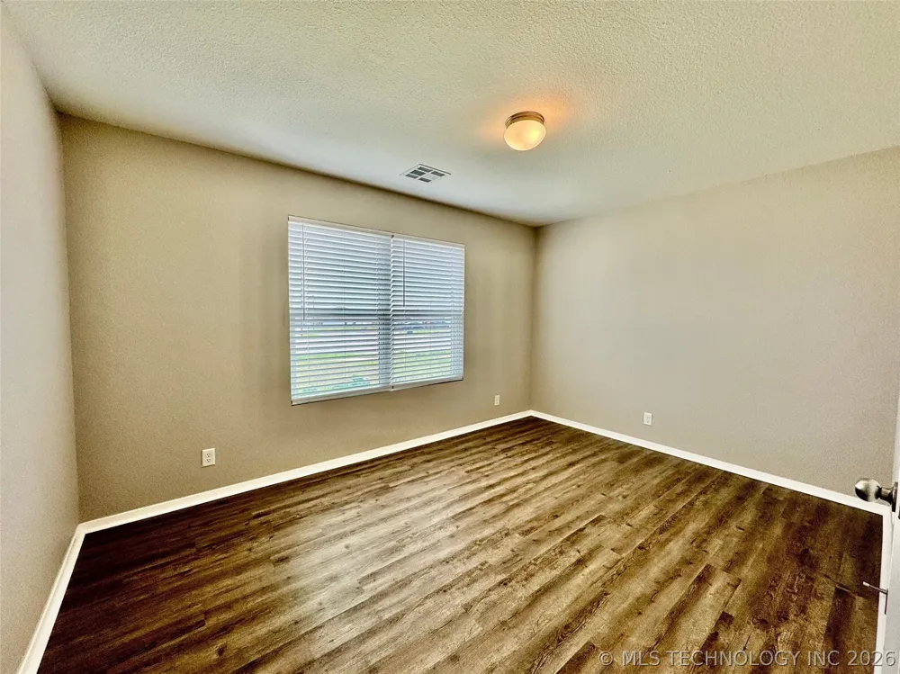 1814 S 14th Street Broken Arrow, OK 74012