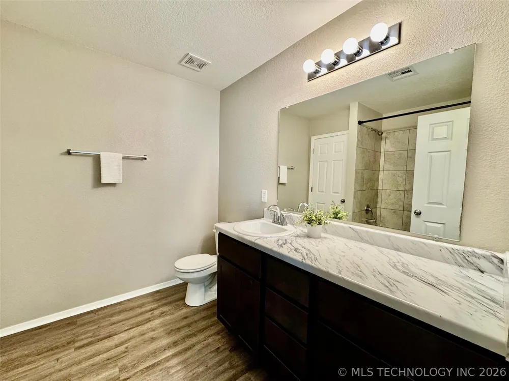 1814 S 14th Street Broken Arrow, OK 74012