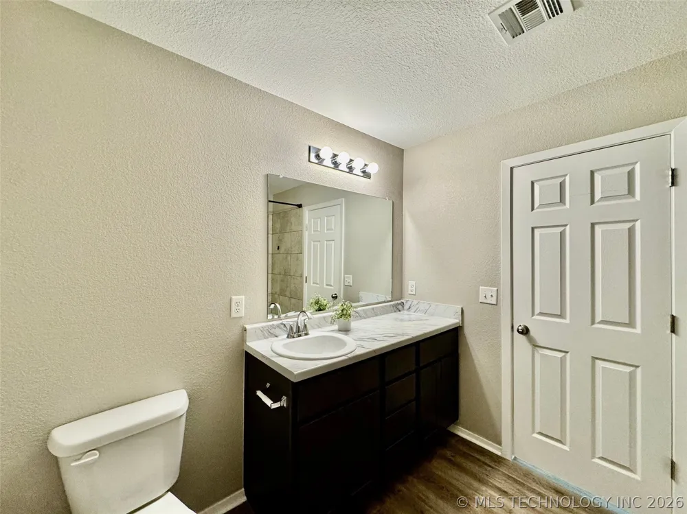 1814 S 14th Street Broken Arrow, OK 74012