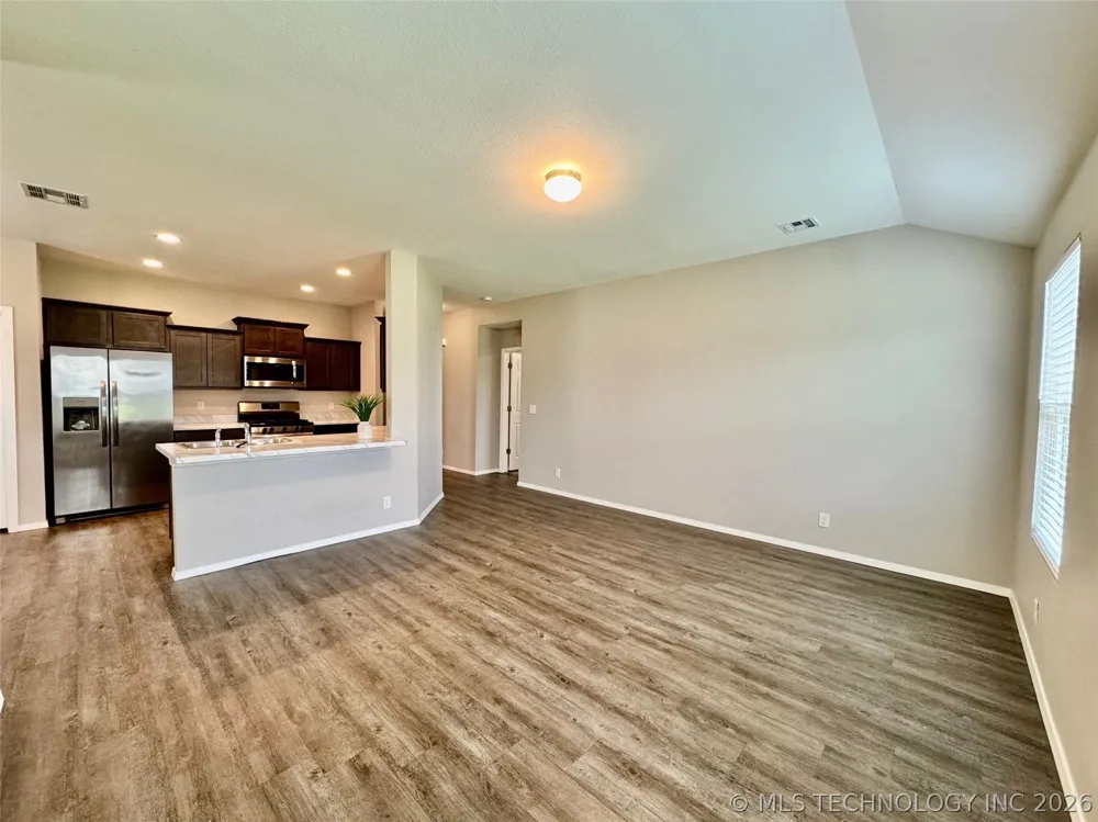1814 S 14th Street Broken Arrow, OK 74012