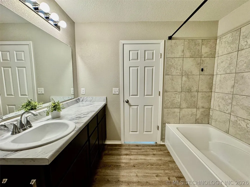 1814 S 14th Street Broken Arrow, OK 74012