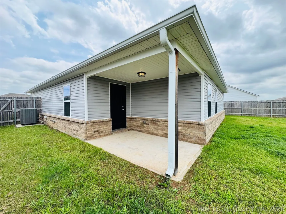 1814 S 14th Street Broken Arrow, OK 74012