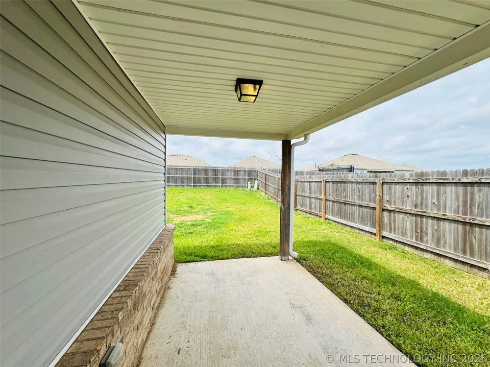 1814 S 14th Street Broken Arrow, OK 74012