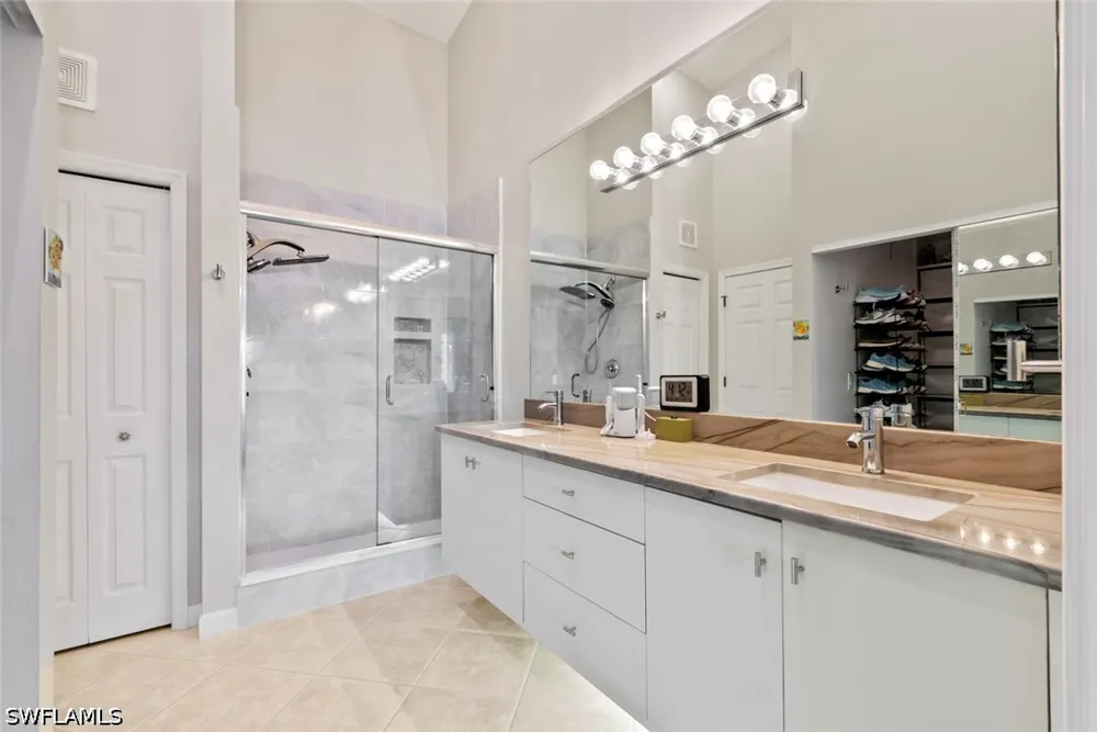 Beach Resort Drive #14 Naples, FL 34114