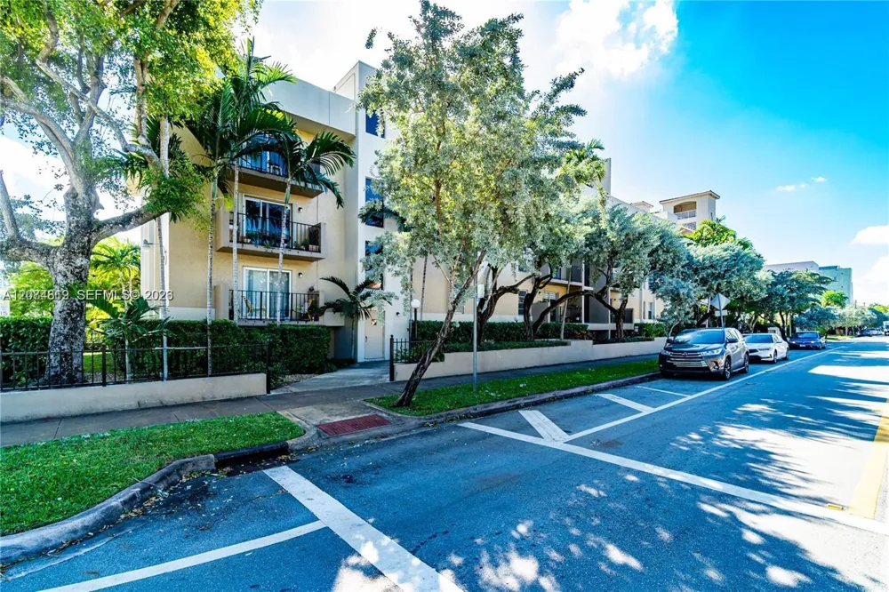 110 Salamanca Ave #403 Coral Gables, FL 33134