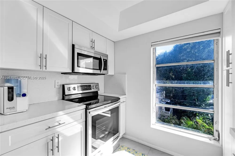 110 Salamanca Ave #403 Coral Gables, FL 33134