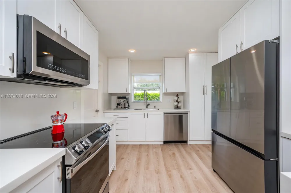9441 SW 52nd Ter Miami, FL 33165