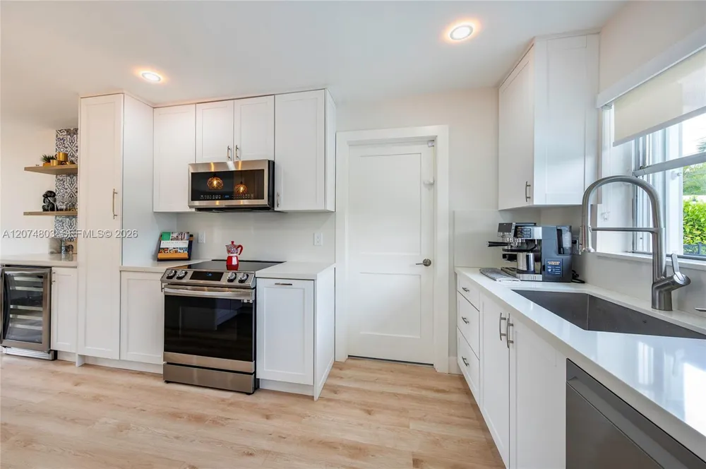 9441 SW 52nd Ter Miami, FL 33165