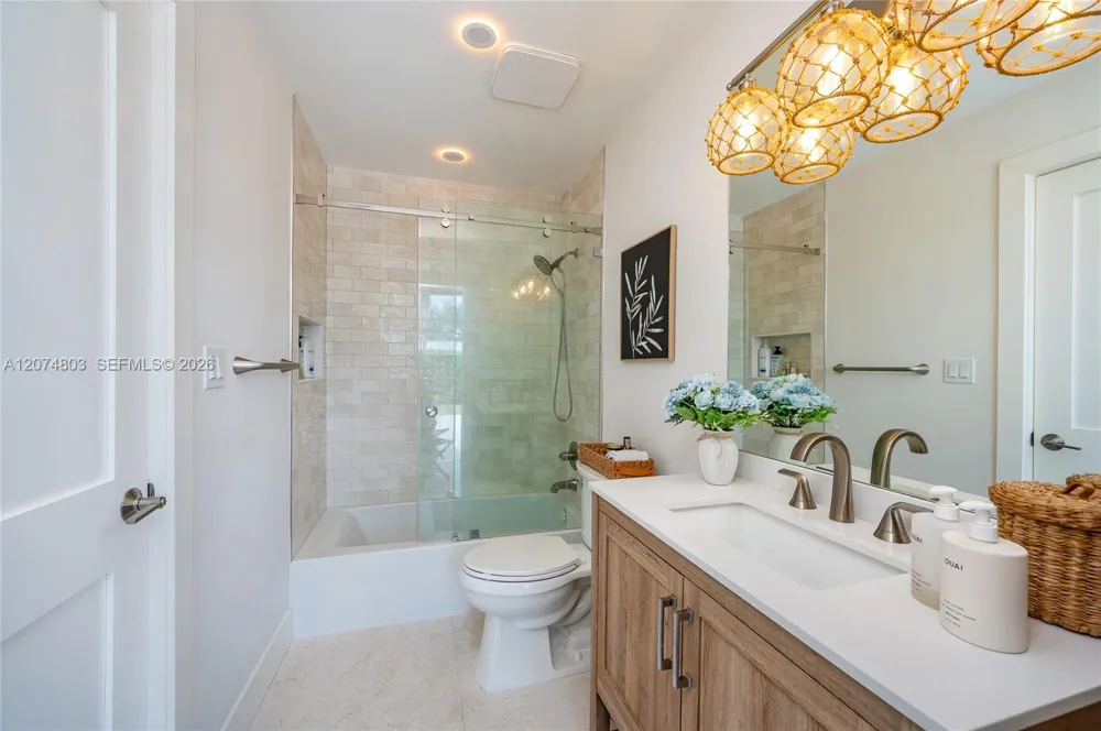 9441 SW 52nd Ter Miami, FL 33165
