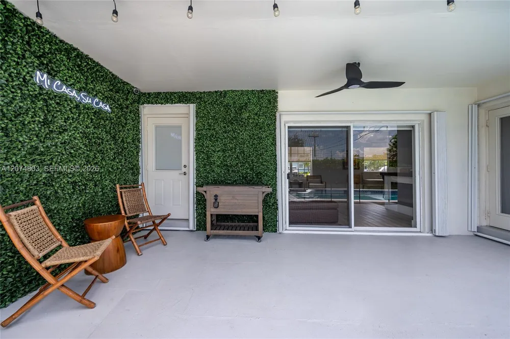 9441 SW 52nd Ter Miami, FL 33165