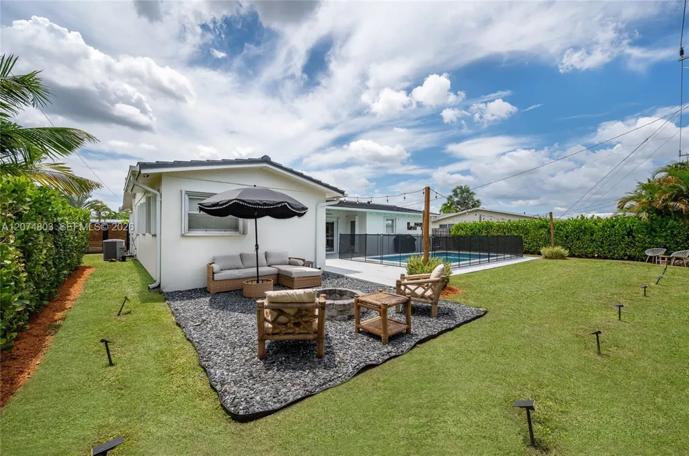 9441 SW 52nd Ter Miami, FL 33165