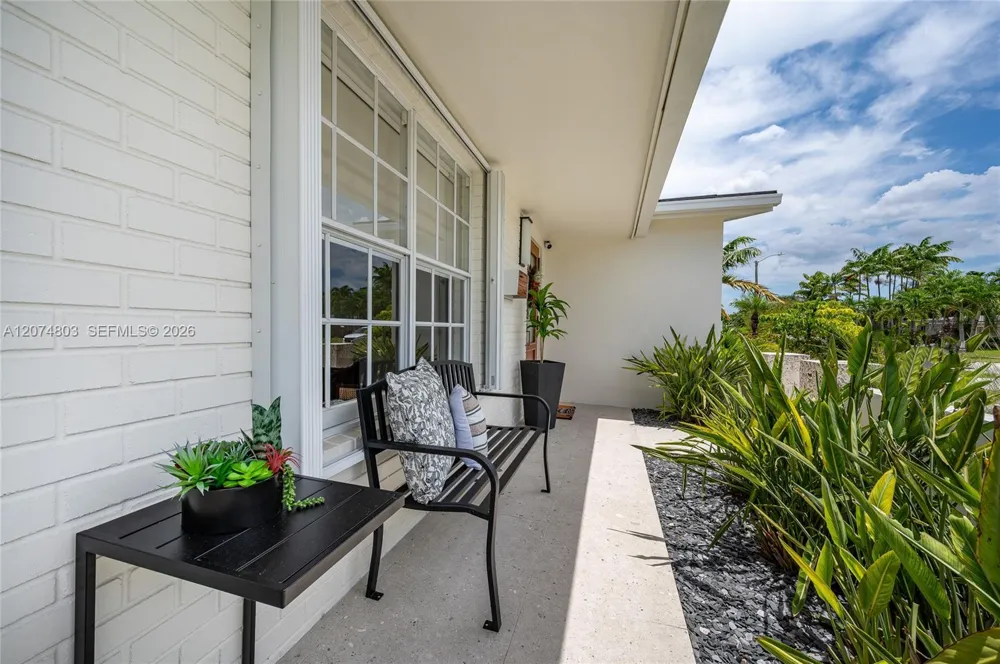 9441 SW 52nd Ter Miami, FL 33165