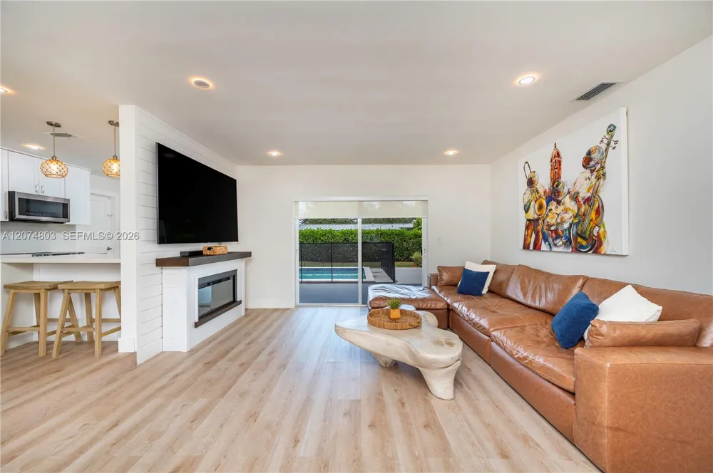 9441 SW 52nd Ter Miami, FL 33165