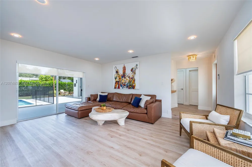 9441 SW 52nd Ter Miami, FL 33165
