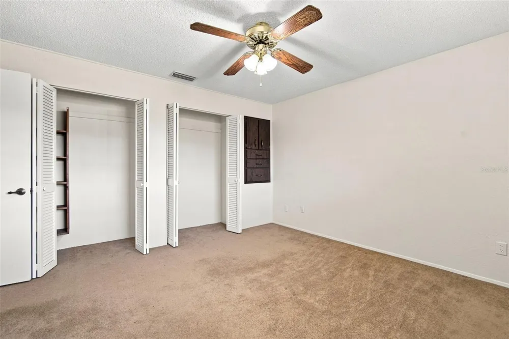 2705 SILVER LAKE AVENUE Tampa, FL 33614
