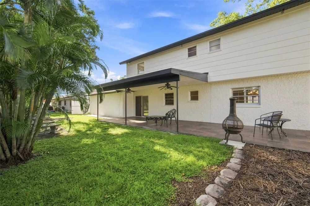 2705 SILVER LAKE AVENUE Tampa, FL 33614