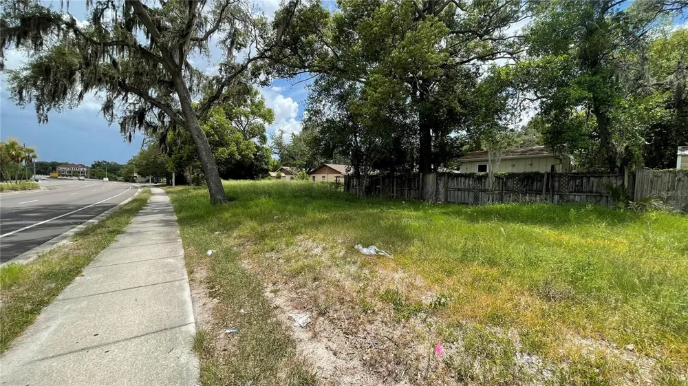 7016 40TH STREET Tampa, FL 33604
