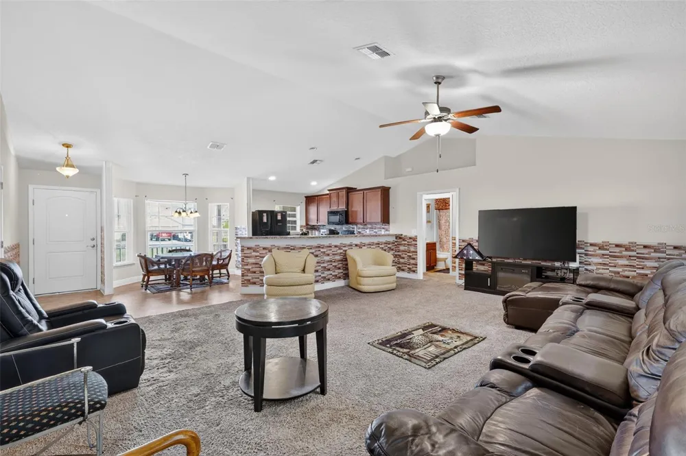 702 CHELSEA AVENUE Fruitland Park, FL 34731