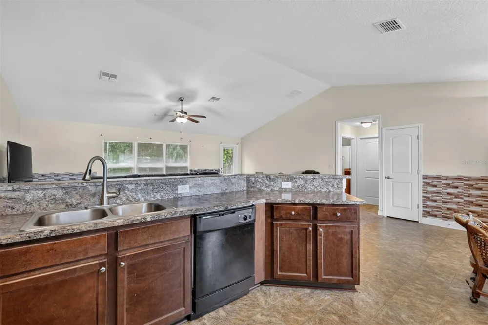 702 CHELSEA AVENUE Fruitland Park, FL 34731