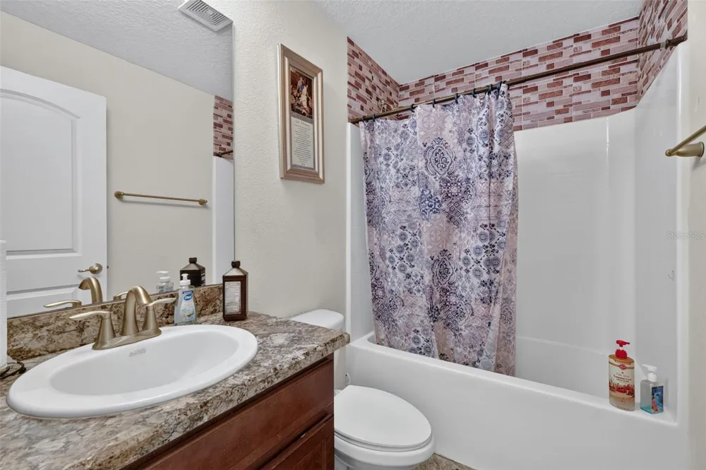 702 CHELSEA AVENUE Fruitland Park, FL 34731