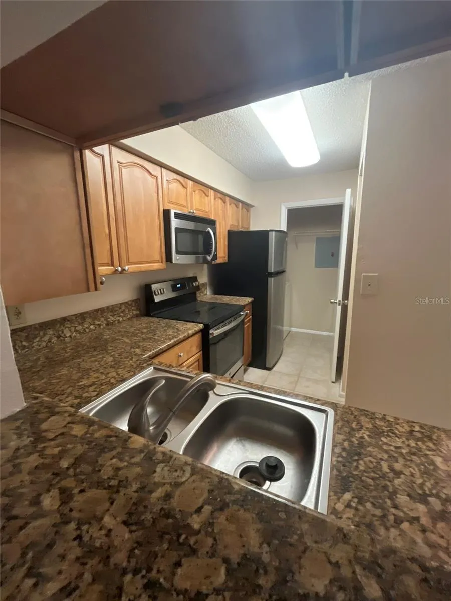 241 AFTON SQUARE #207 Altamonte Springs, FL 32714