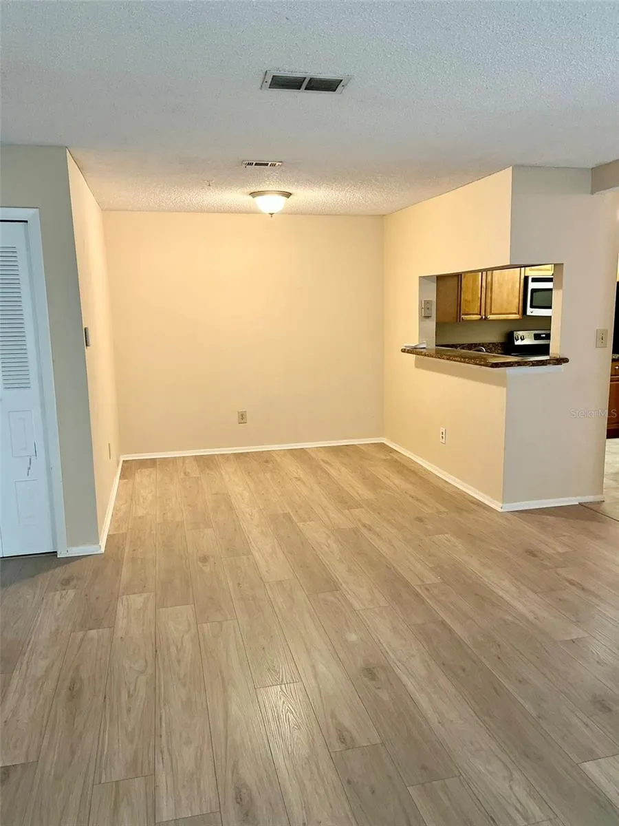 241 AFTON SQUARE #207 Altamonte Springs, FL 32714