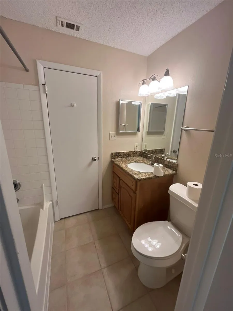 241 AFTON SQUARE #207 Altamonte Springs, FL 32714