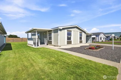 312 S Columbia Center Blvd #106