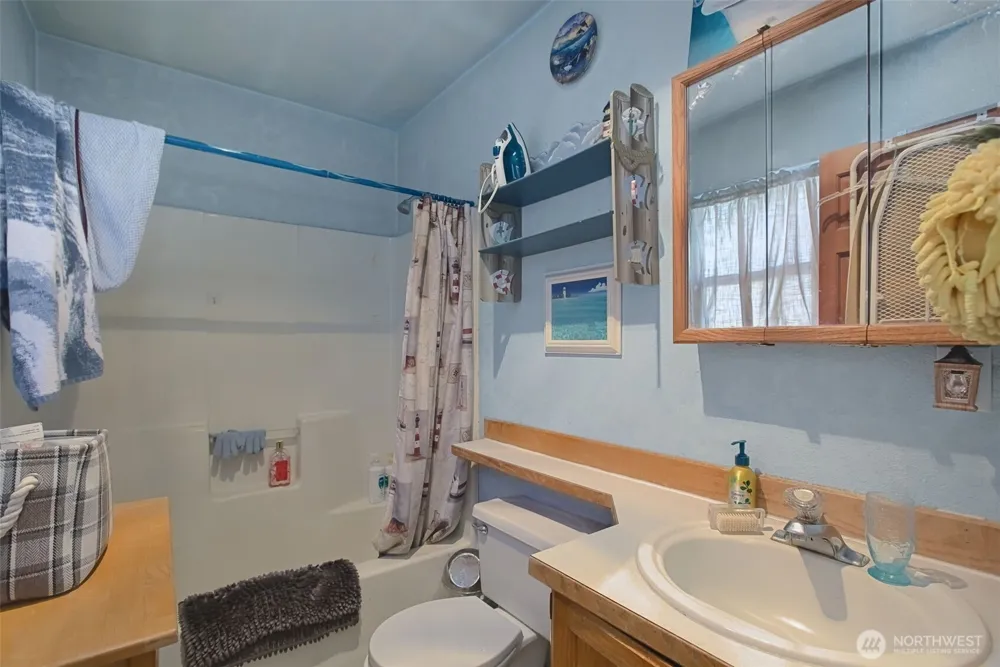 1621 E 32nd Street Tacoma, WA 98404