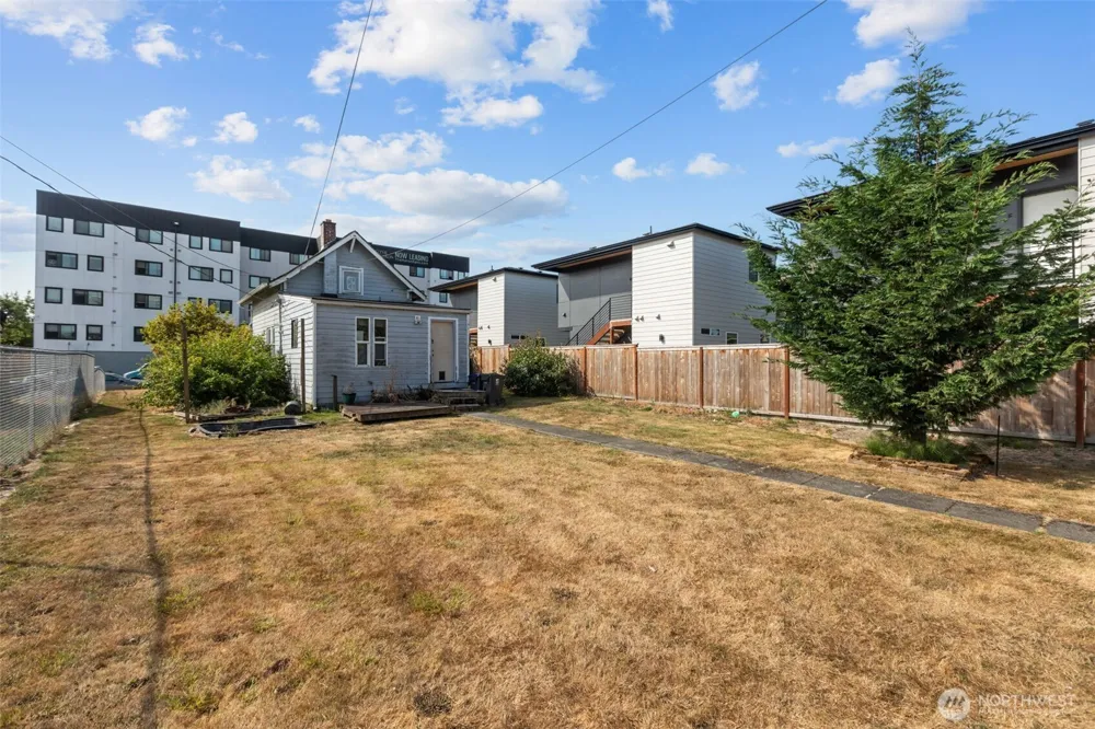 1621 E 32nd Street Tacoma, WA 98404