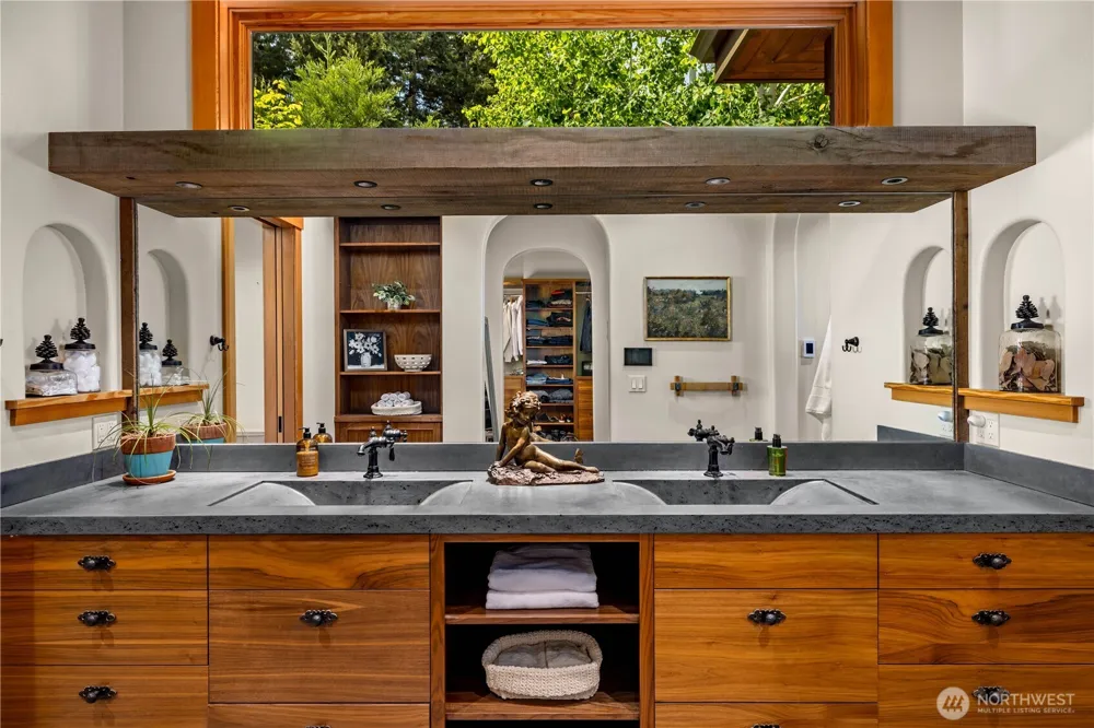 165 NE Kinman Road Poulsbo, WA 98370