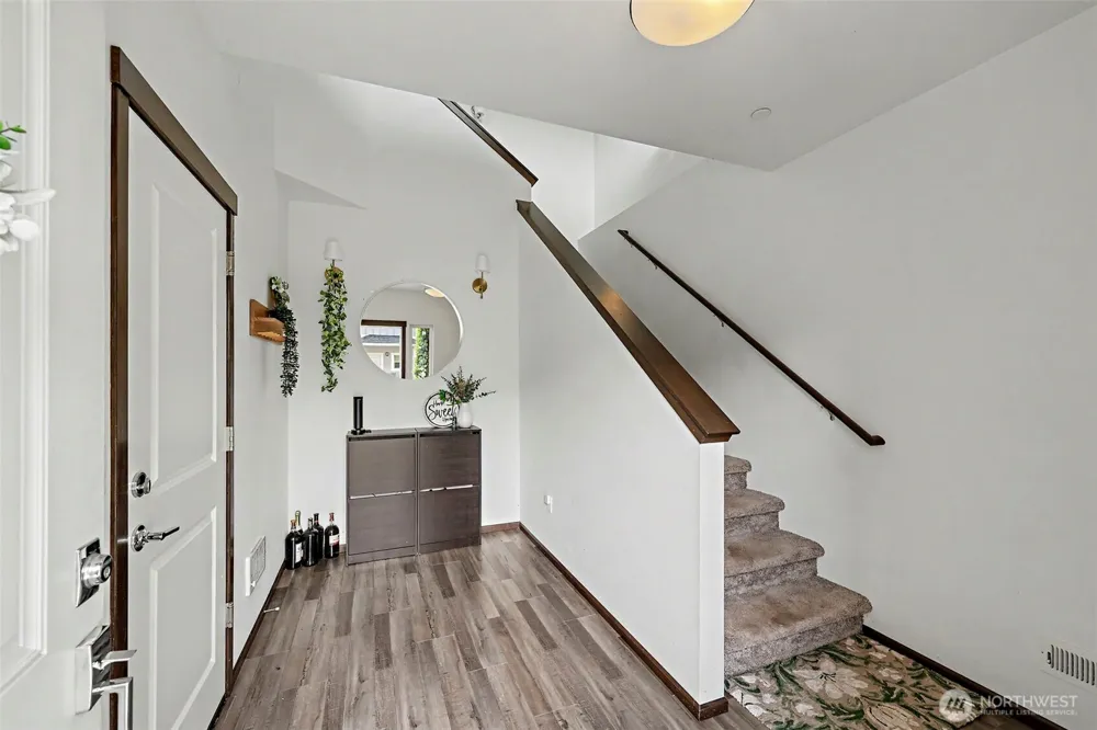 2704 S 120th Place Burien, WA 98168