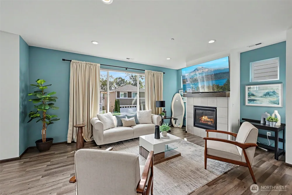 2704 S 120th Place Burien, WA 98168