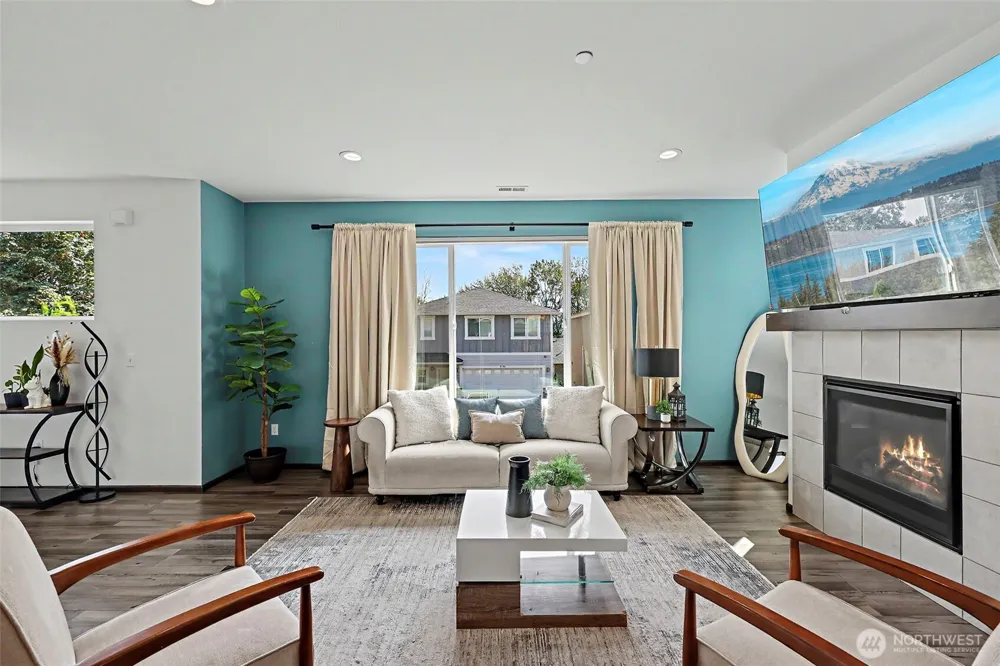 2704 S 120th Place Burien, WA 98168
