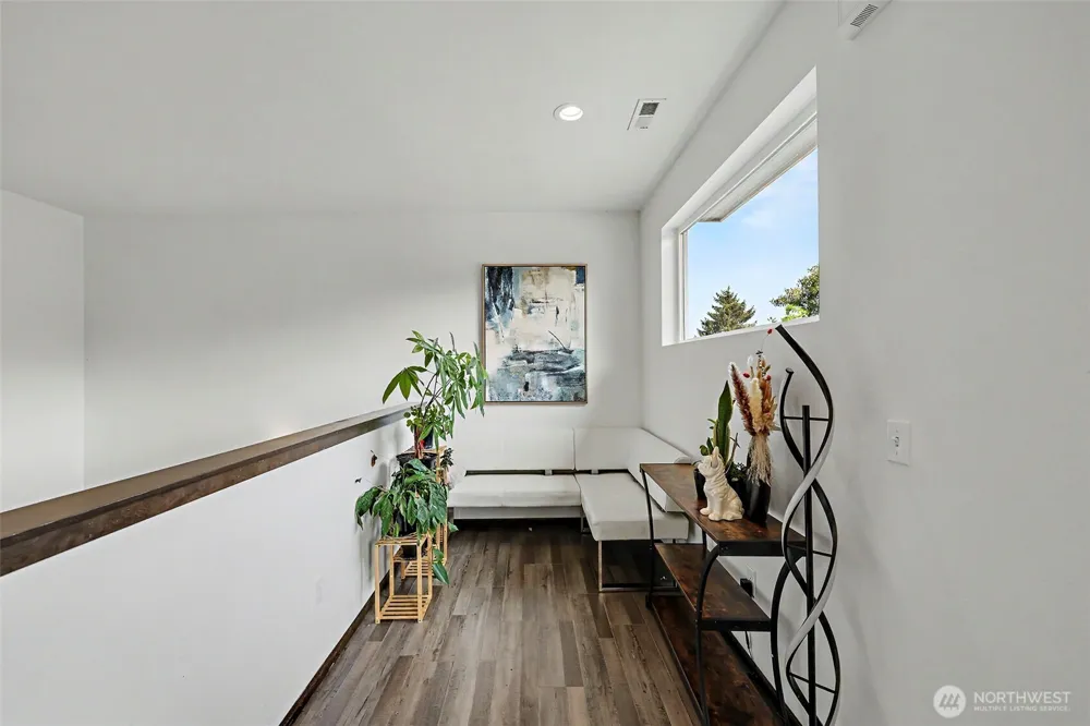 2704 S 120th Place Burien, WA 98168
