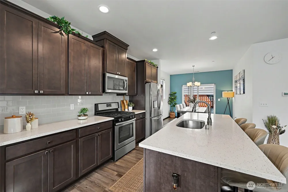 2704 S 120th Place Burien, WA 98168