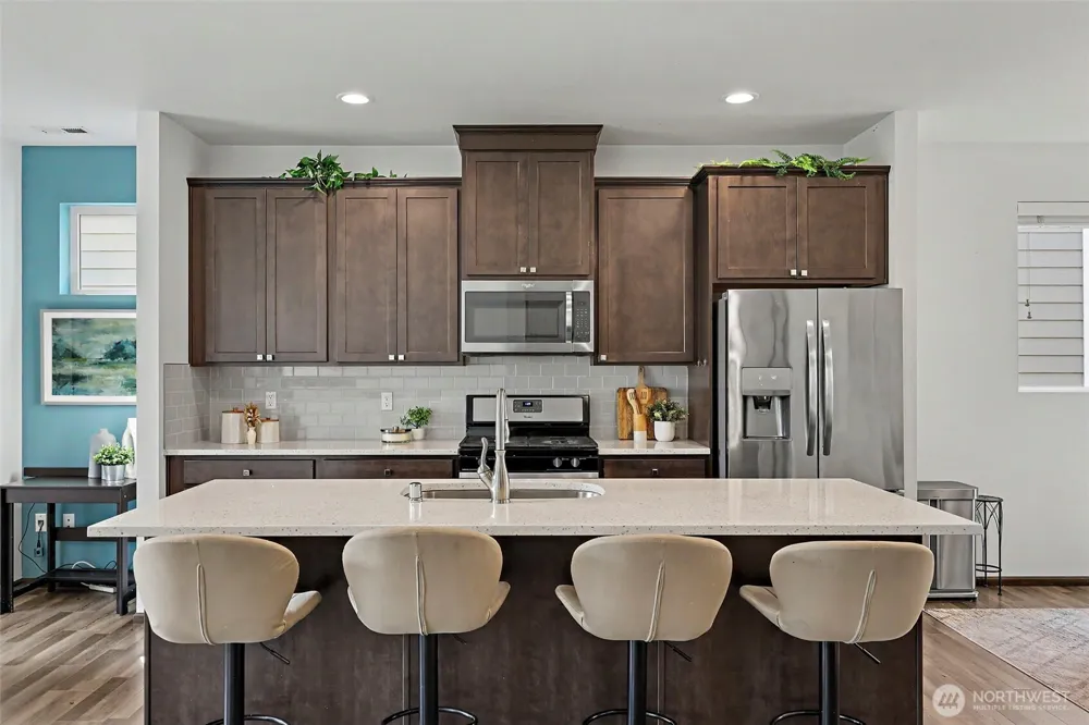 2704 S 120th Place Burien, WA 98168