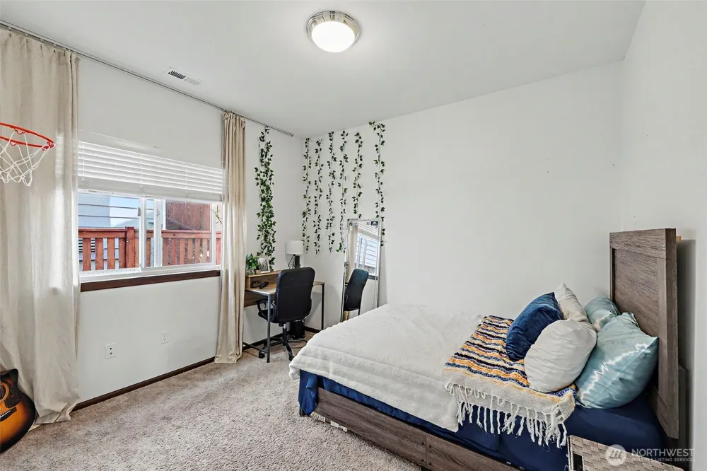 2704 S 120th Place Burien, WA 98168