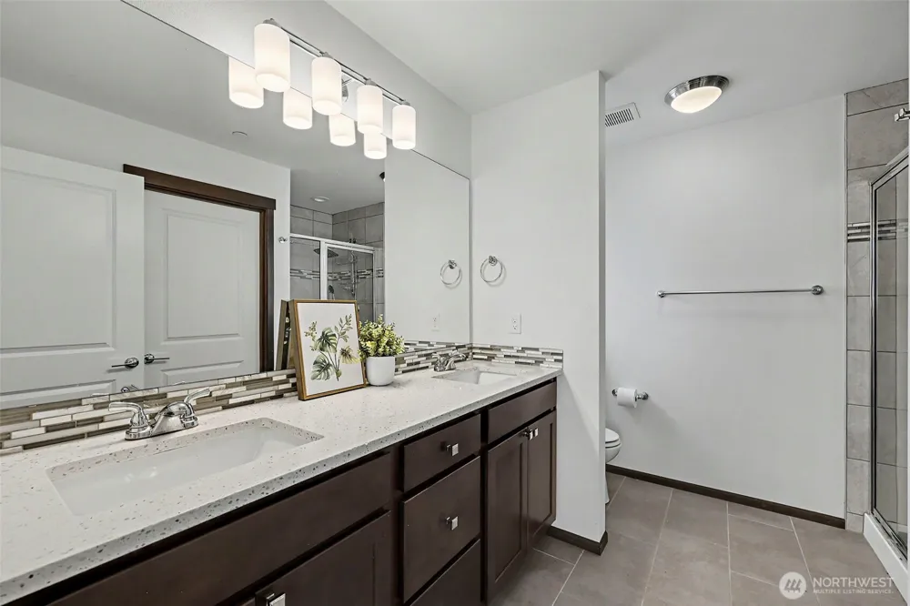 2704 S 120th Place Burien, WA 98168