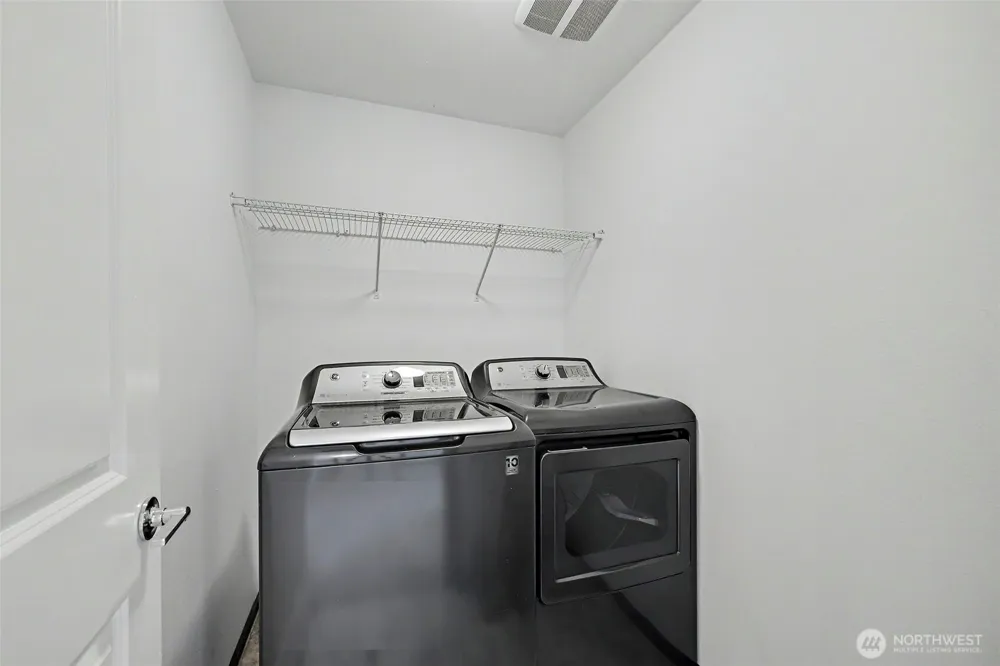 2704 S 120th Place Burien, WA 98168