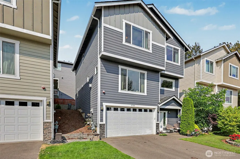 2704 S 120th Place Burien, WA 98168