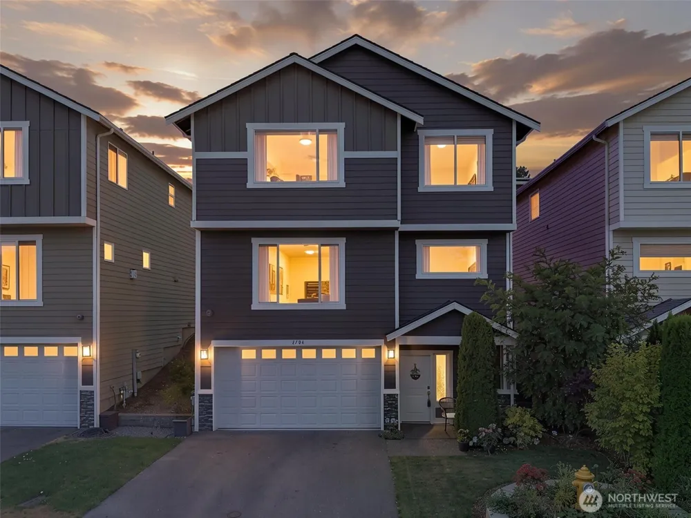 2704 S 120th Place Burien, WA 98168