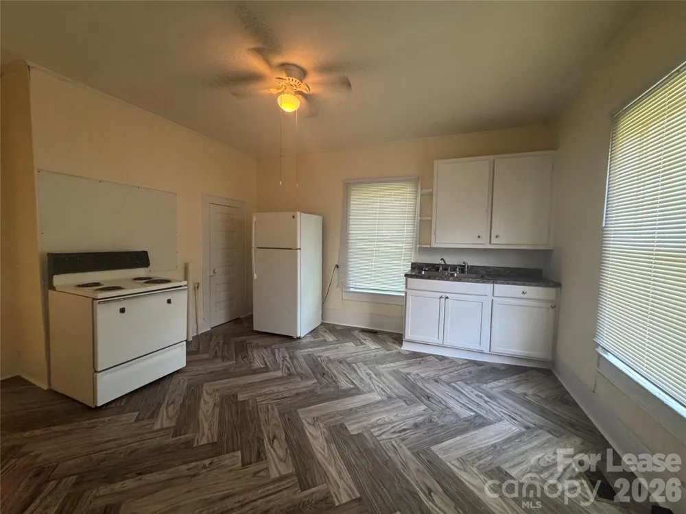 622 Woodlawn Avenue Mount Holly, NC 28120