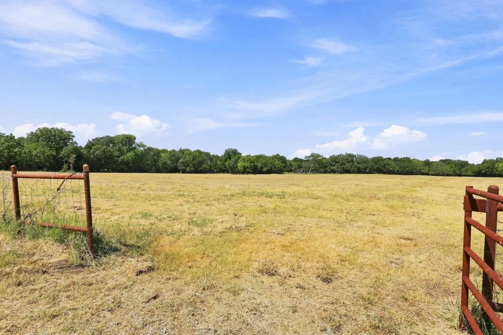 639 Eisenhower Road Denison, TX 75020