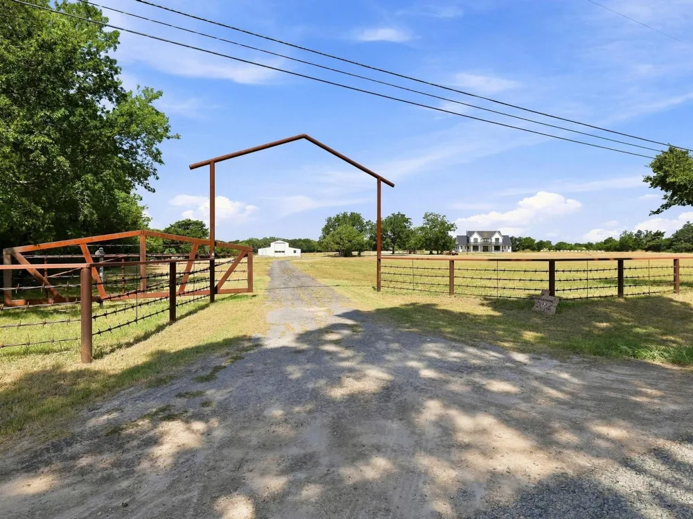 639 Eisenhower Road Denison, TX 75020