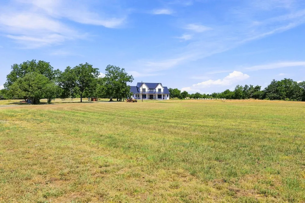 639 Eisenhower Road Denison, TX 75020