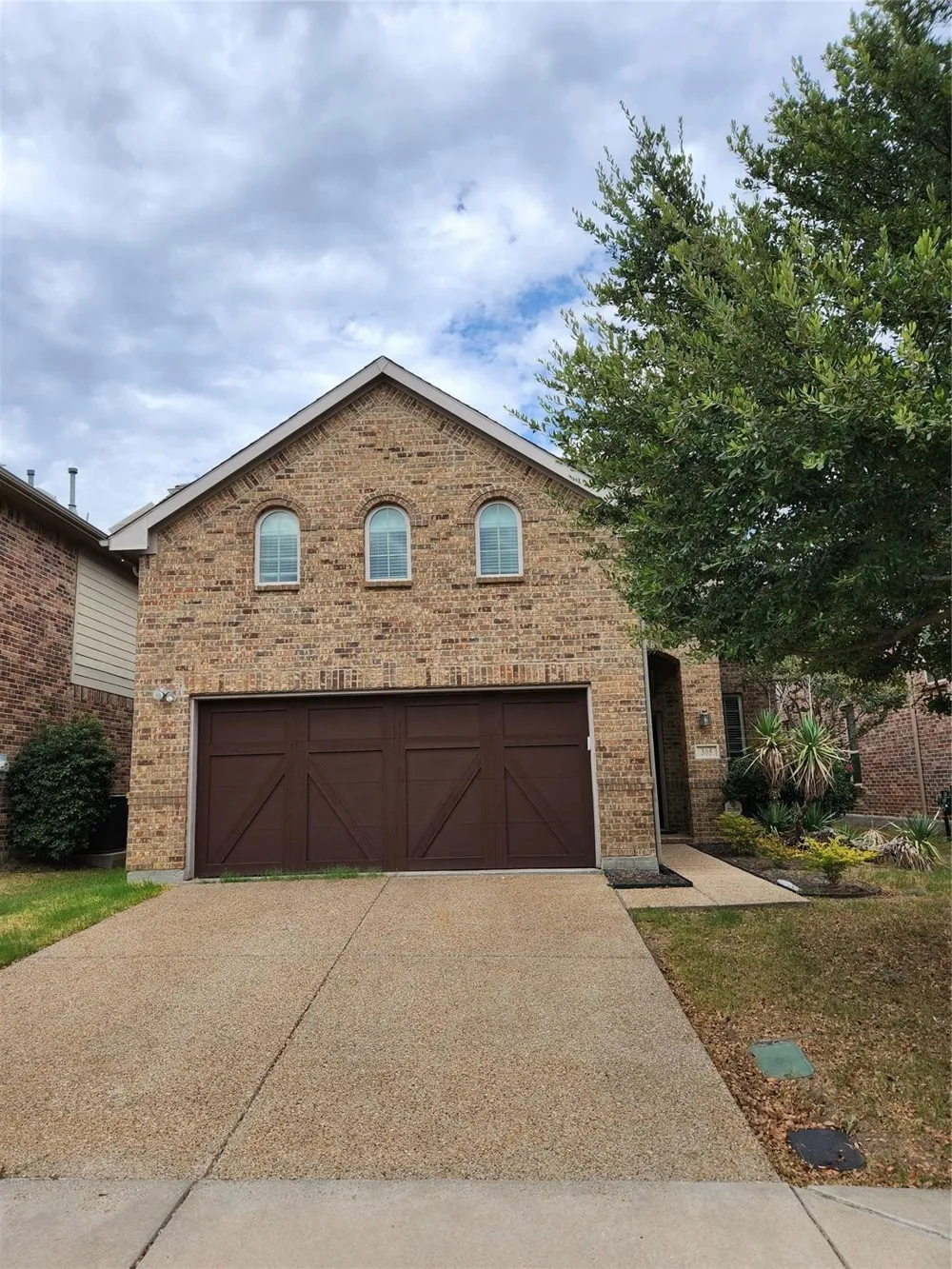 305 Eastland Drive Lewisville, TX 75056